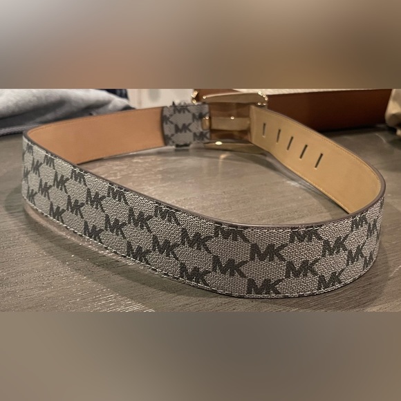 Michael Kors Belt - Picture 2 of 6